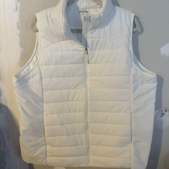 32 Degree Heat White Vest Size XXL - Picture 1 of 8